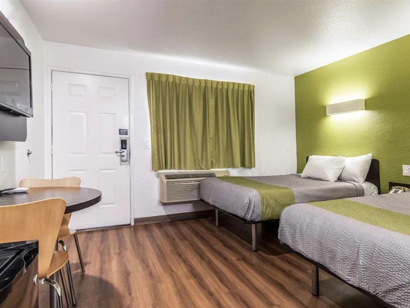 Motel 6 Ontario Airport Экстерьер фото