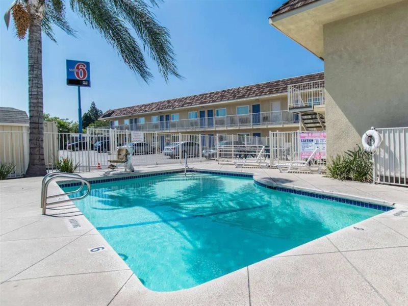Motel 6 Ontario Airport Экстерьер фото