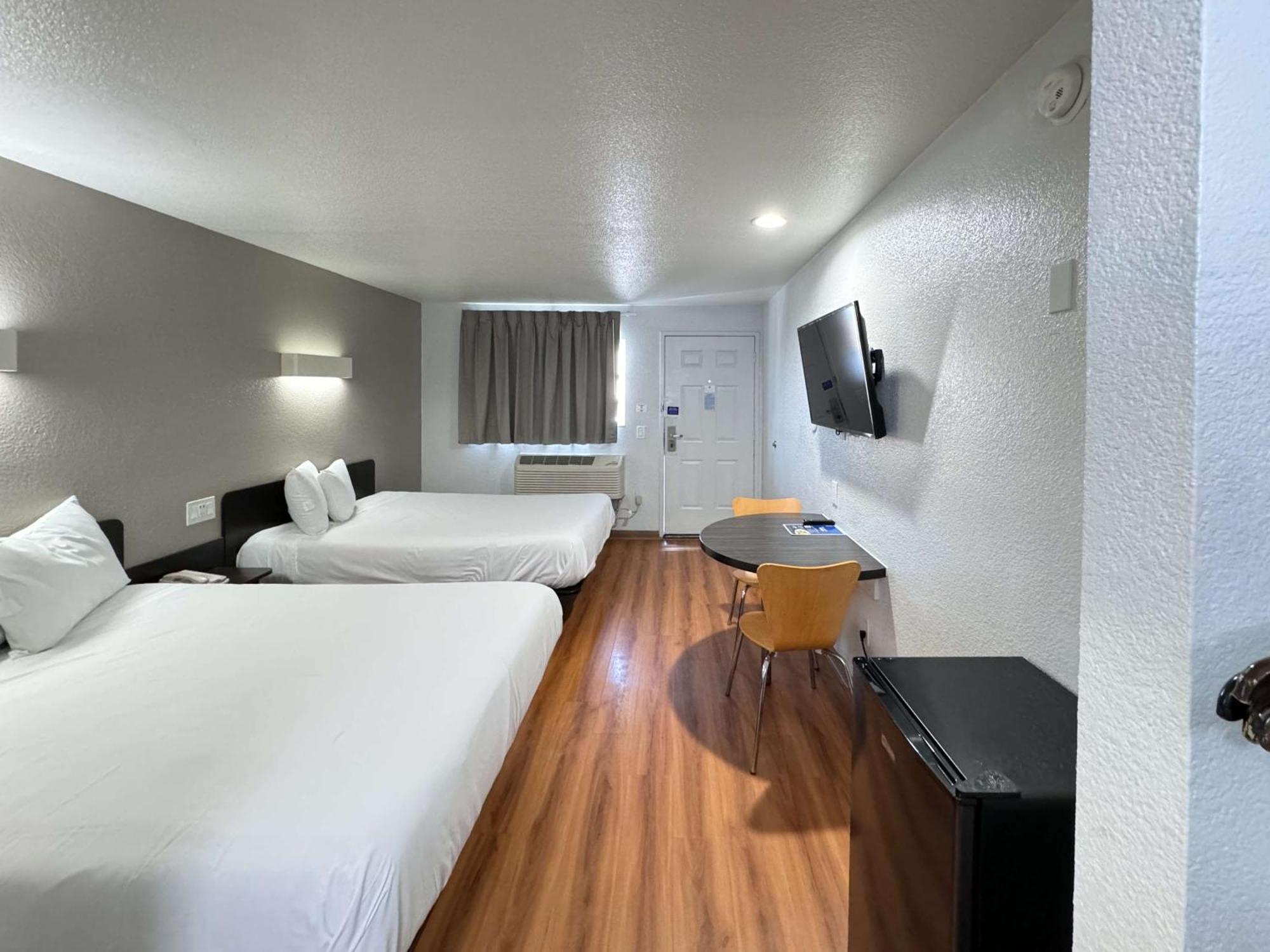 Motel 6 Ontario Airport Экстерьер фото