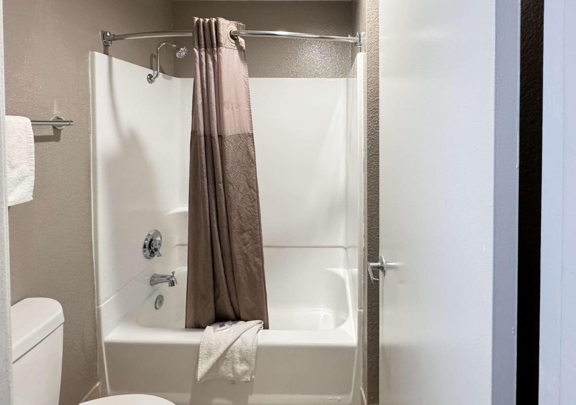 Motel 6 Ontario Airport Экстерьер фото