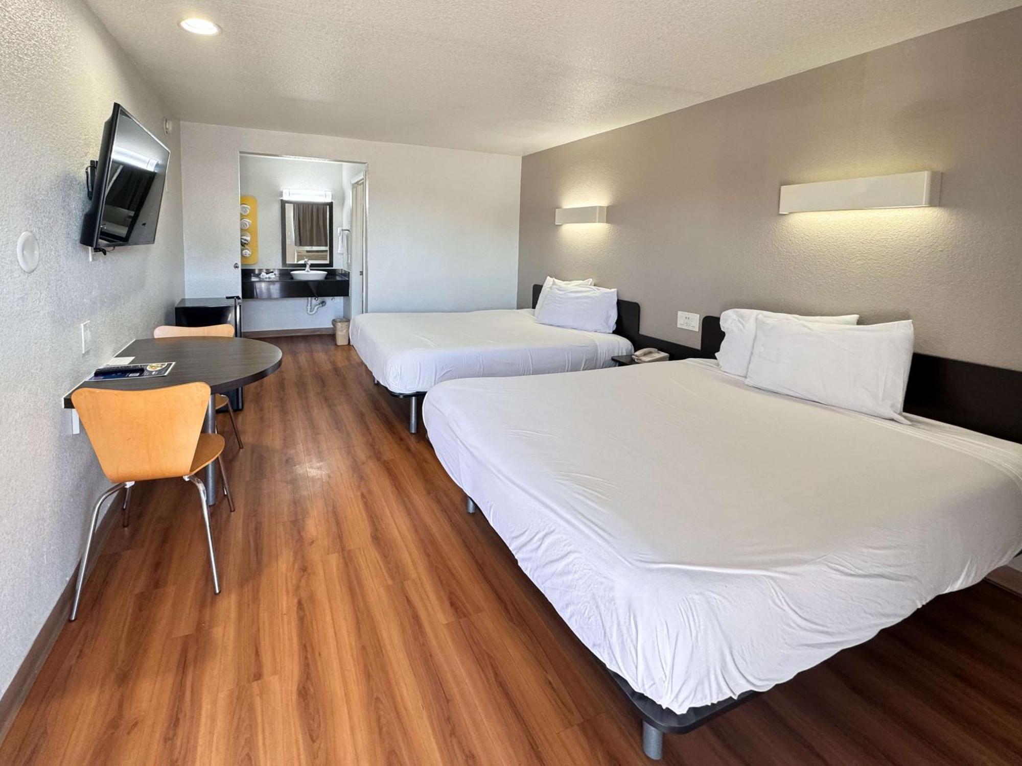 Motel 6 Ontario Airport Экстерьер фото