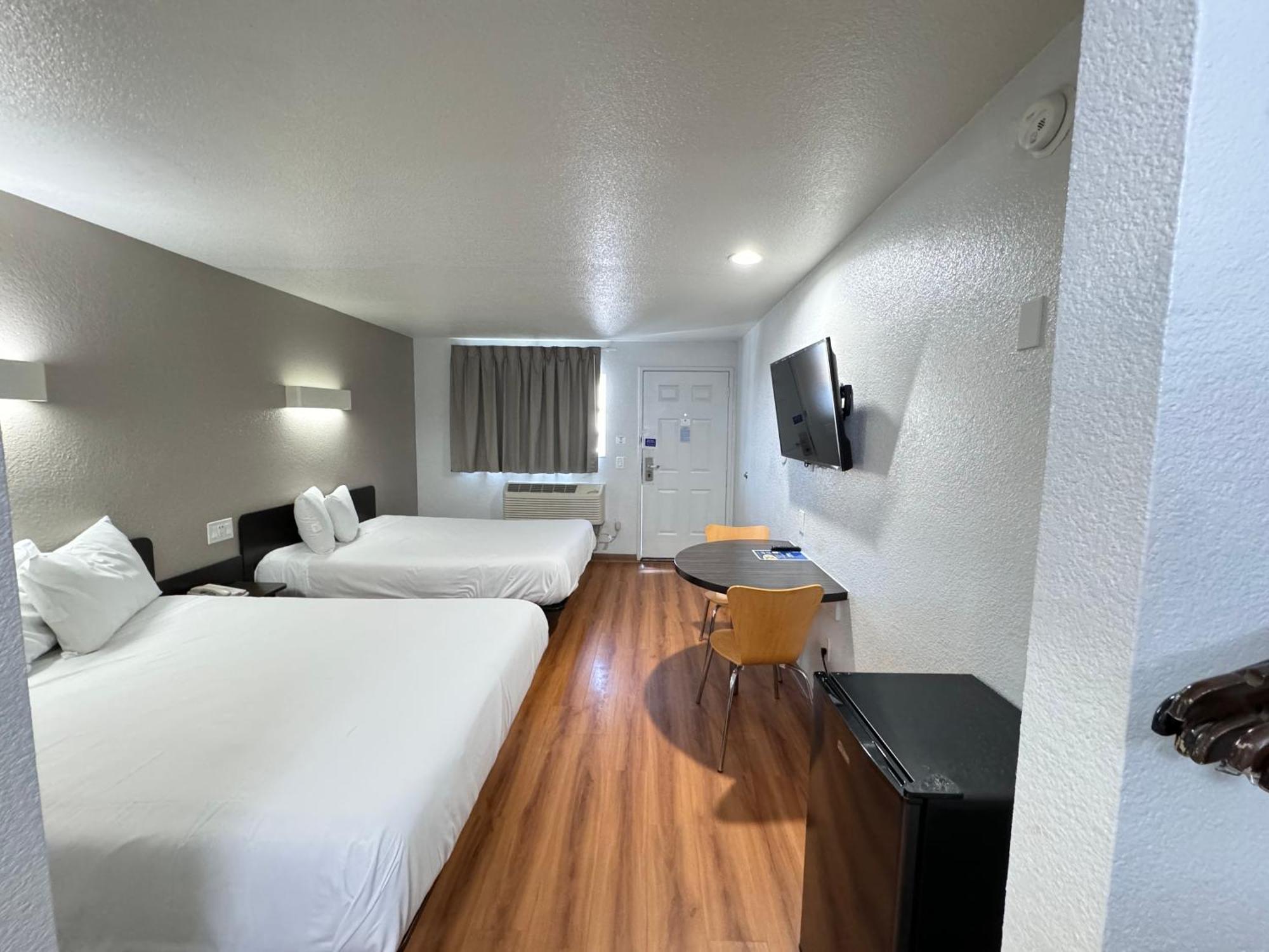 Motel 6 Ontario Airport Экстерьер фото