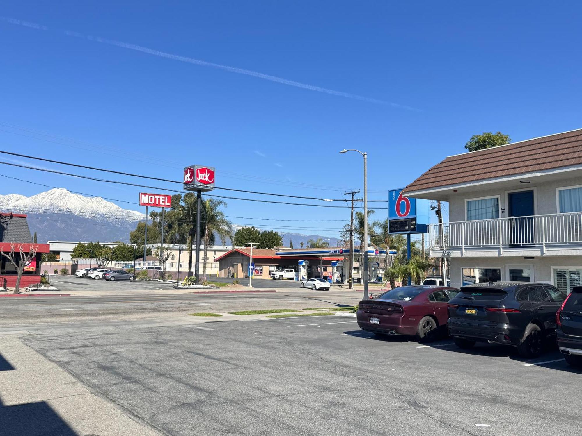 Motel 6 Ontario Airport Экстерьер фото