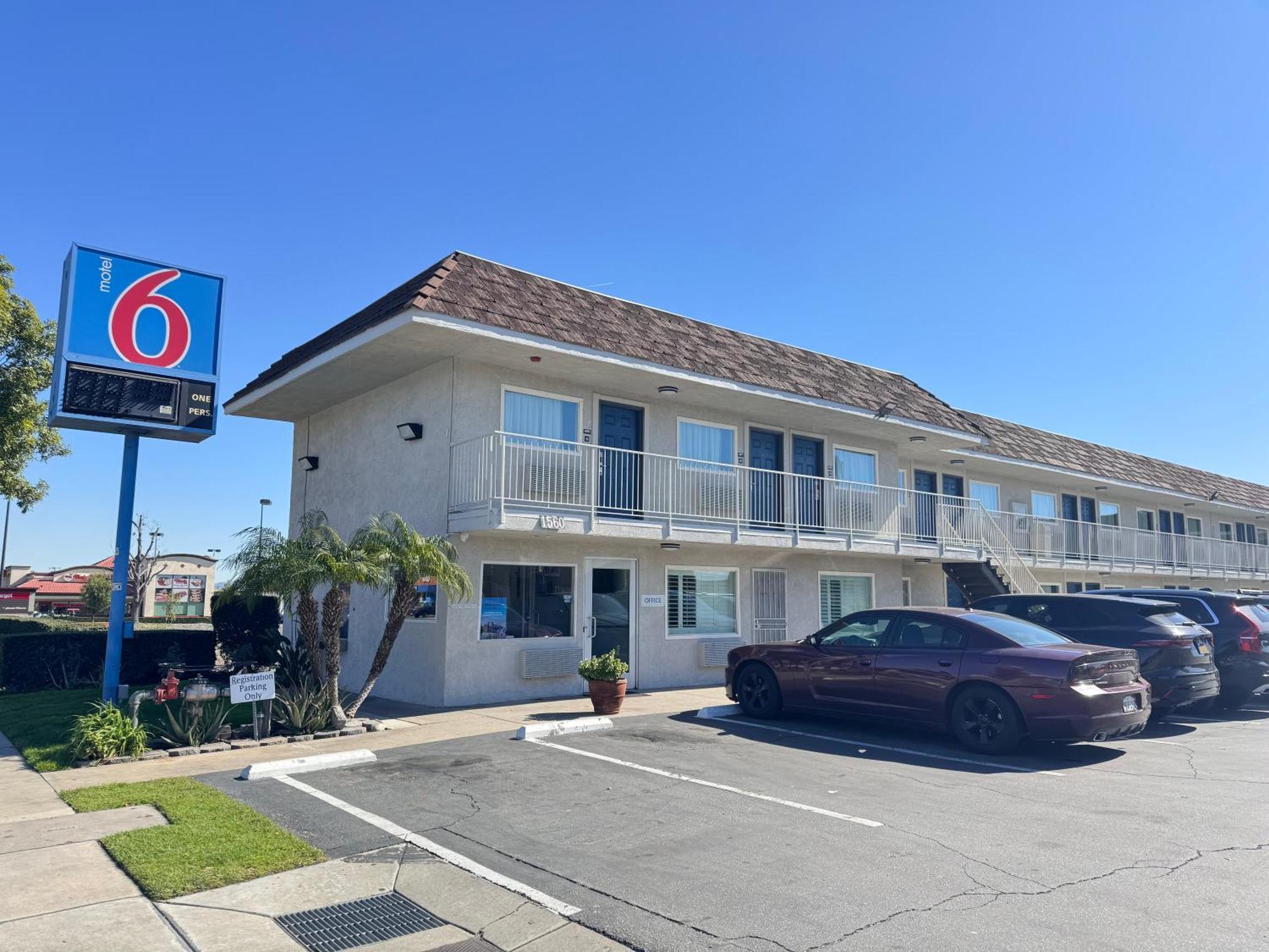 Motel 6 Ontario Airport Экстерьер фото