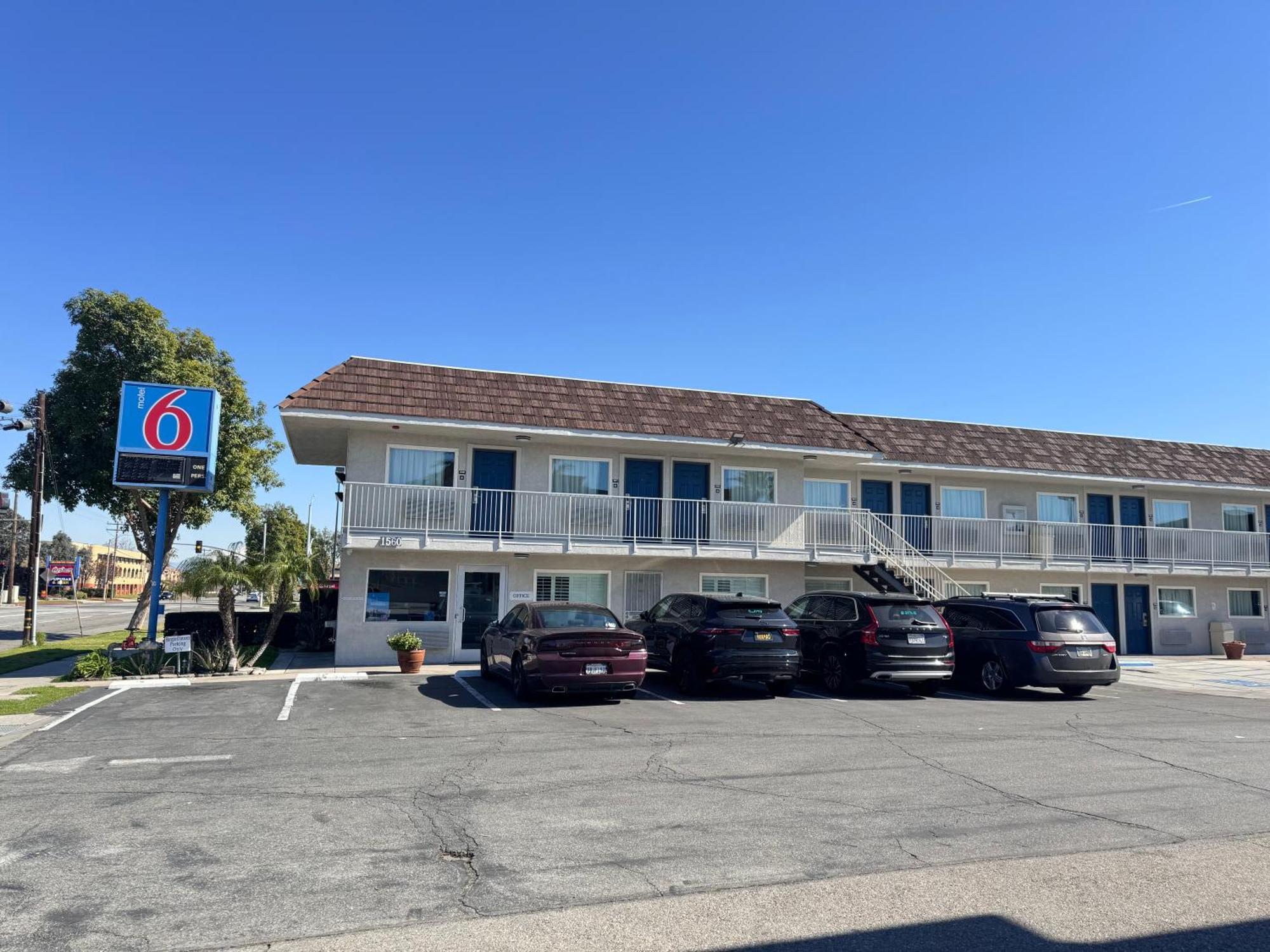 Motel 6 Ontario Airport Экстерьер фото