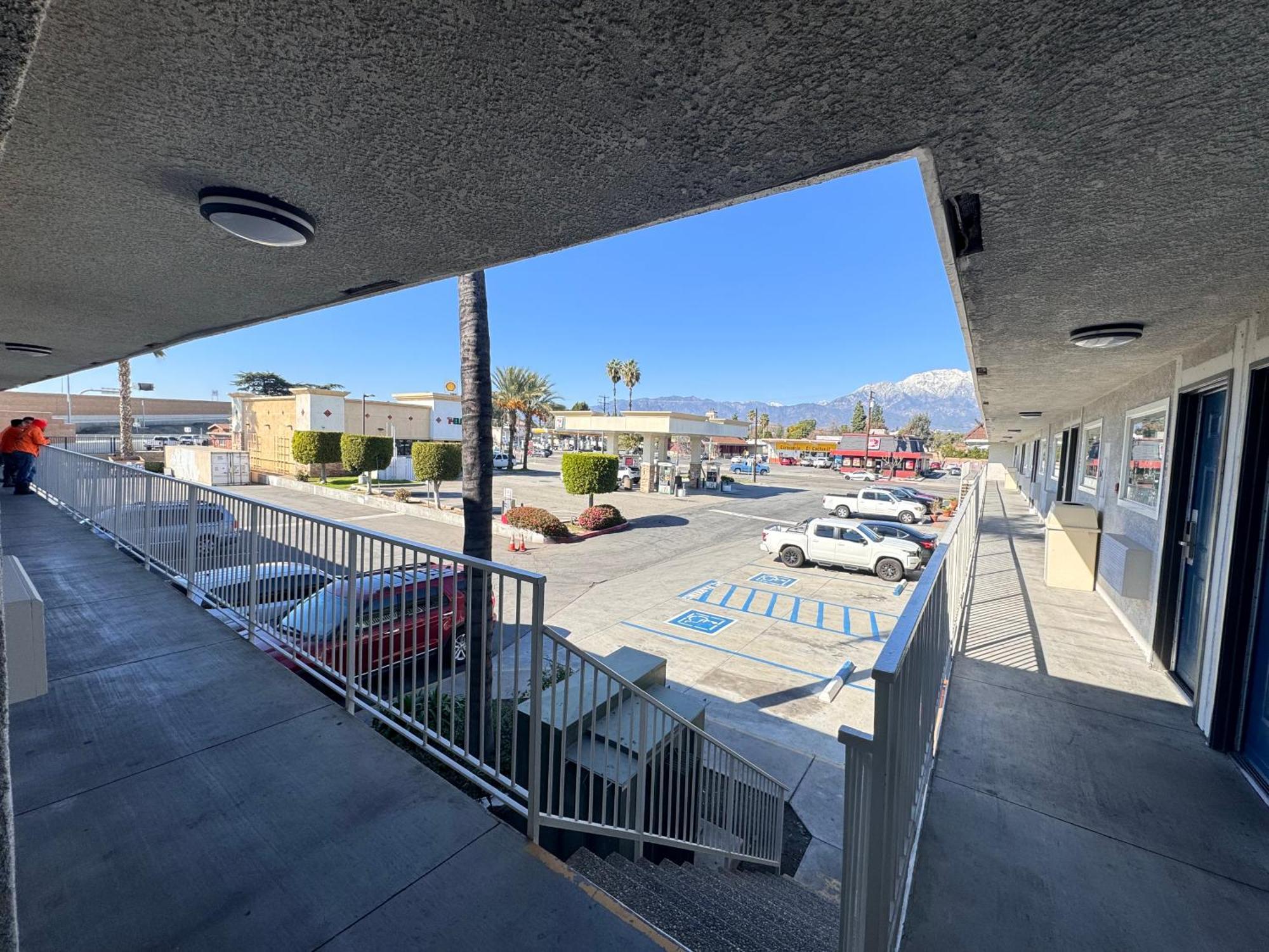 Motel 6 Ontario Airport Экстерьер фото