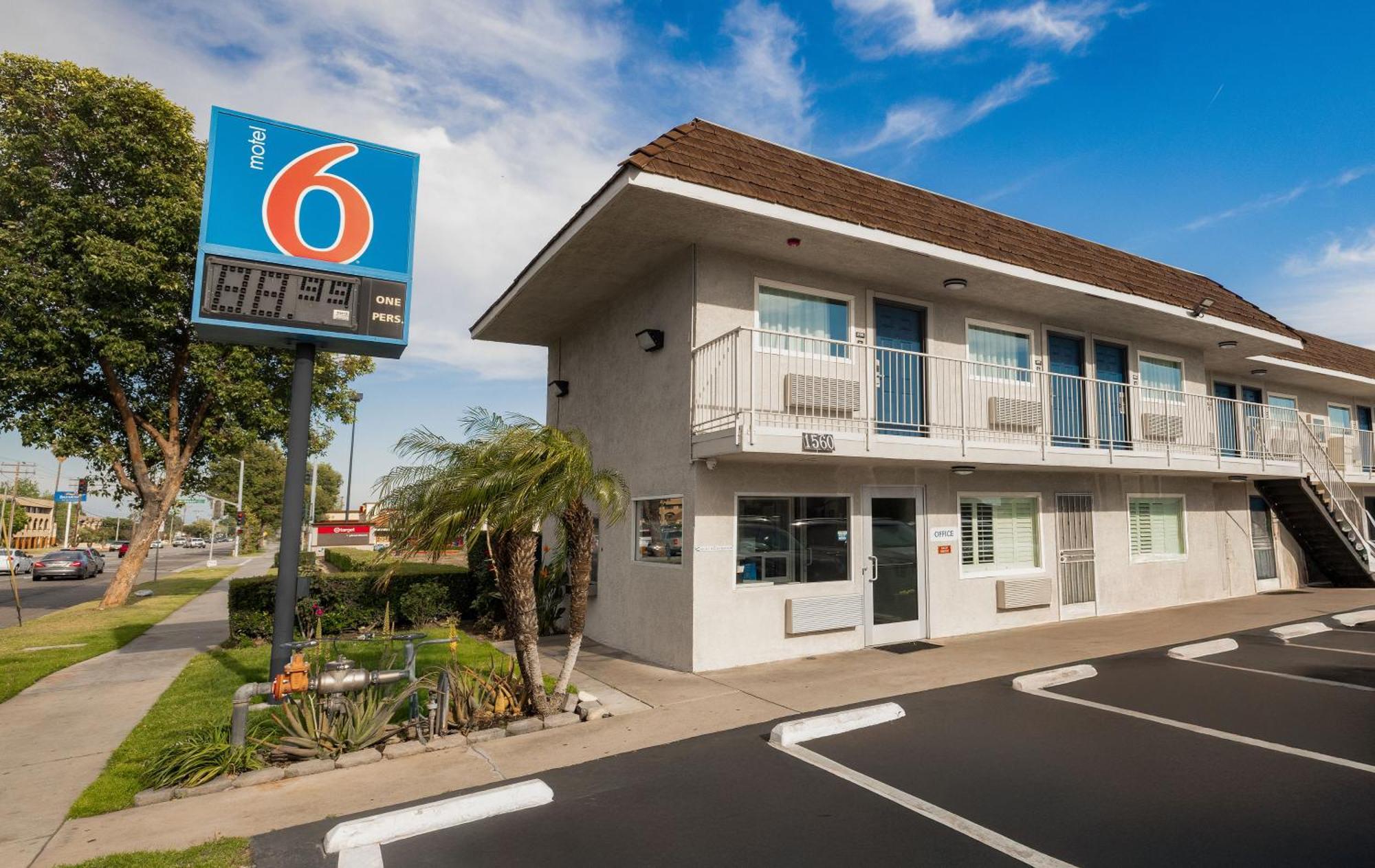 Motel 6 Ontario Airport Экстерьер фото