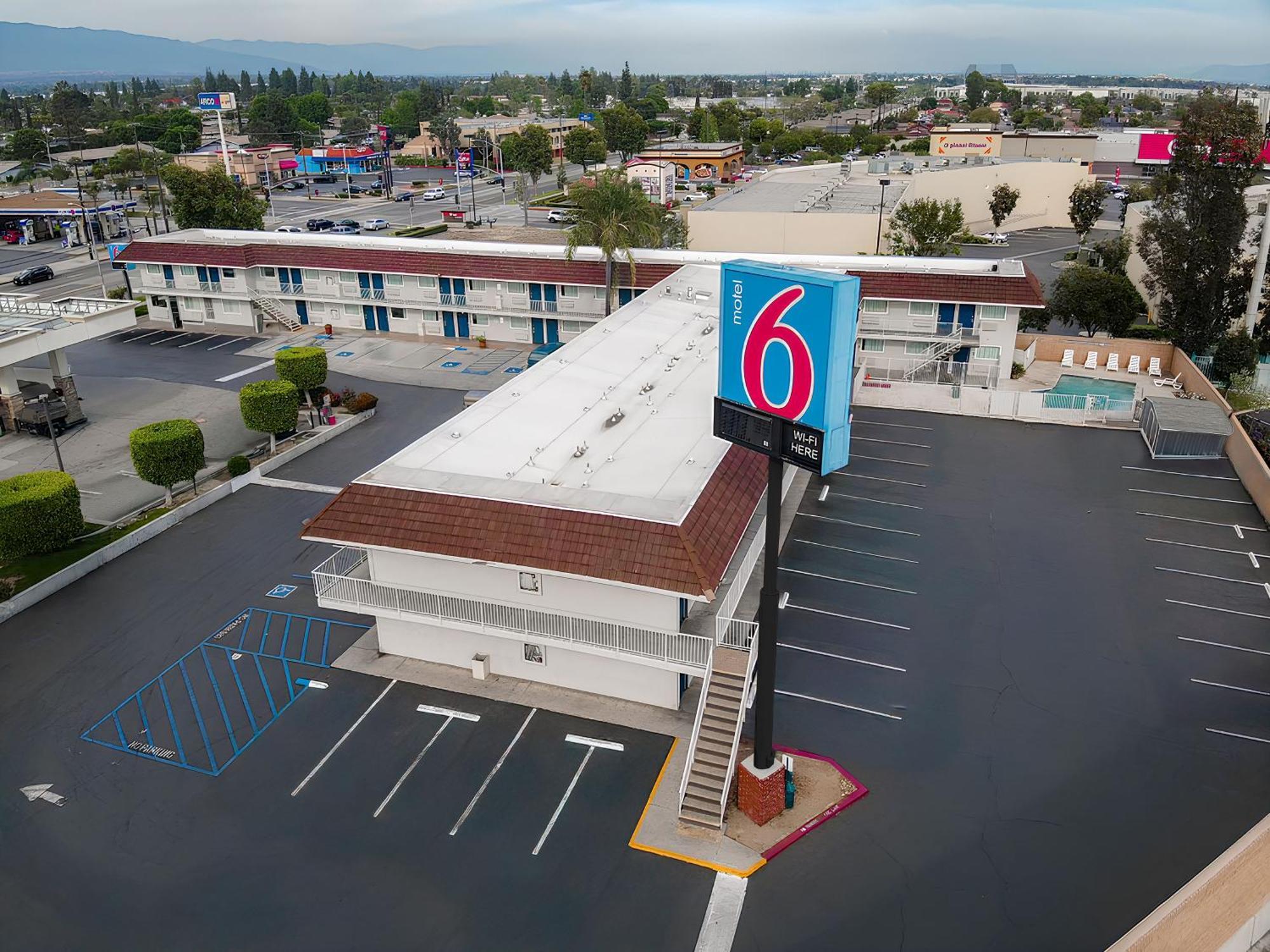Motel 6 Ontario Airport Экстерьер фото