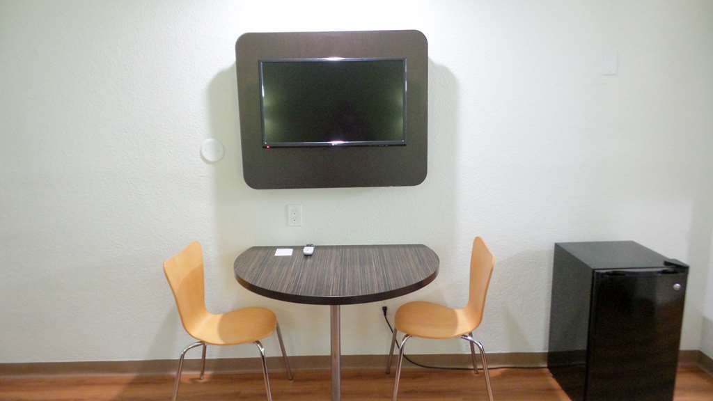 Motel 6 Ontario Airport Номер фото