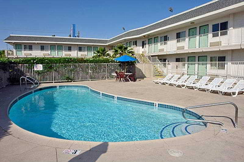 Motel 6 Ontario Airport Экстерьер фото