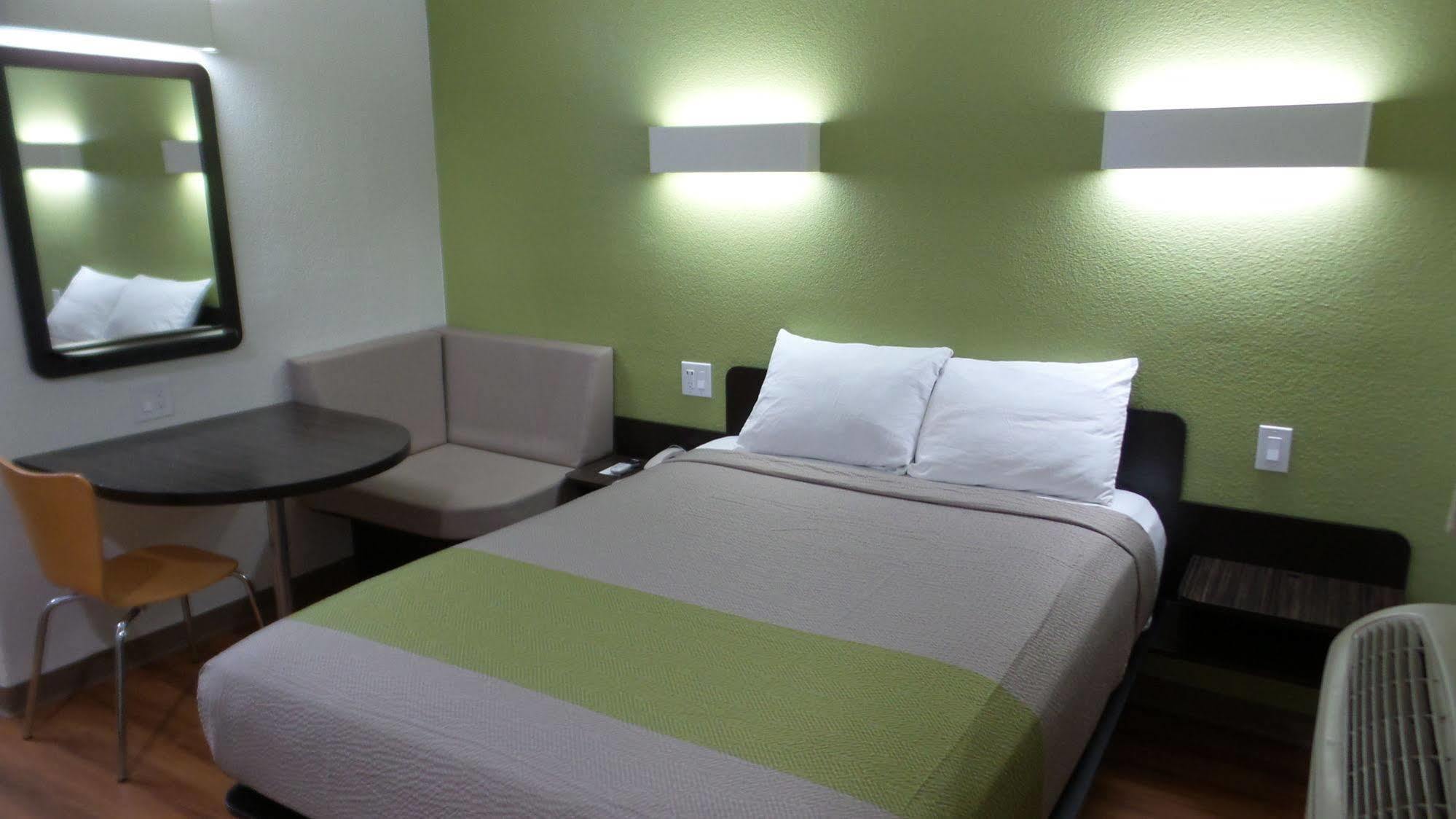 Motel 6 Ontario Airport Экстерьер фото