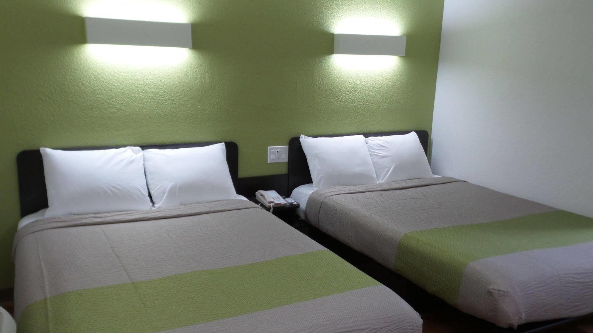 Motel 6 Ontario Airport Экстерьер фото