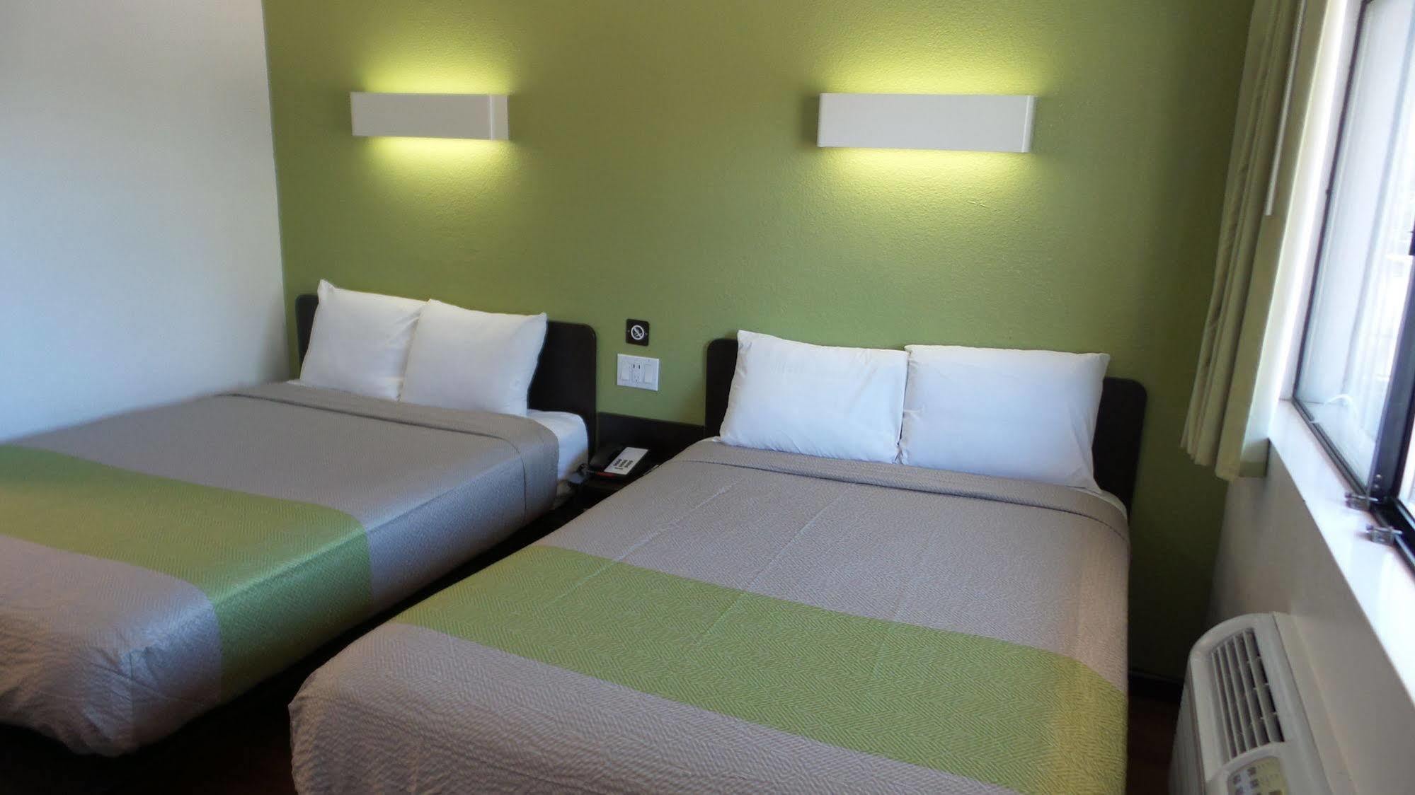 Motel 6 Ontario Airport Экстерьер фото