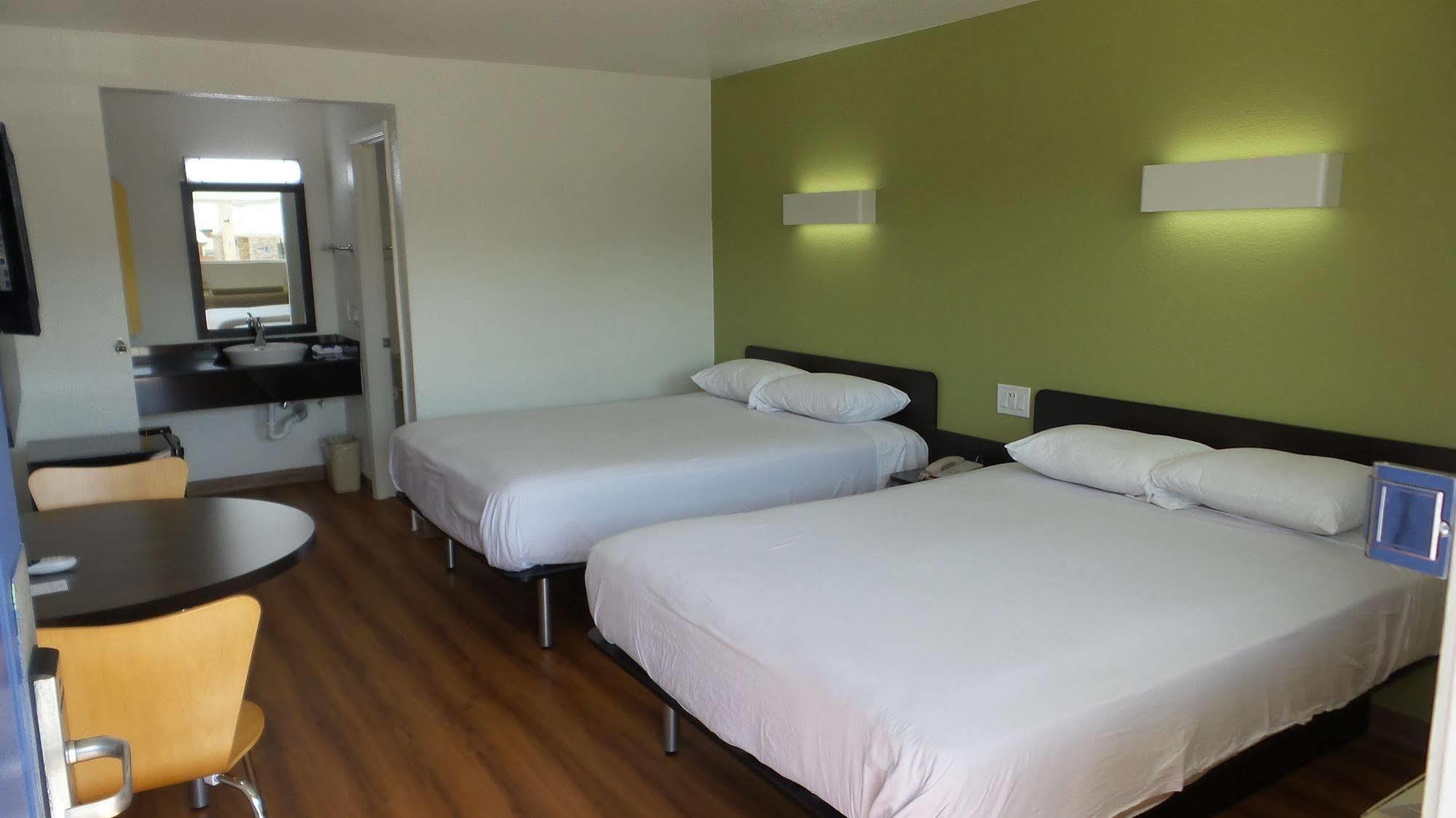 Motel 6 Ontario Airport Экстерьер фото