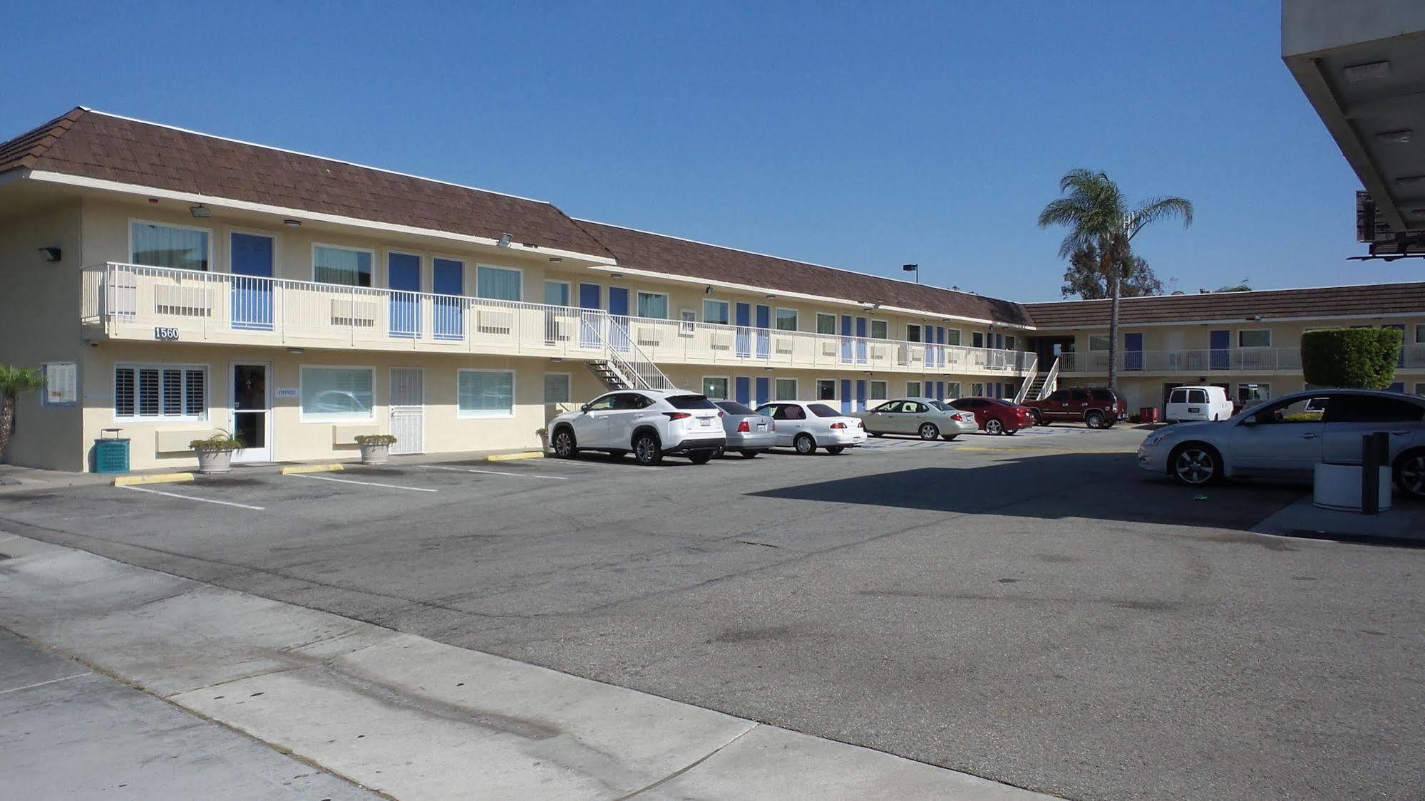 Motel 6 Ontario Airport Экстерьер фото