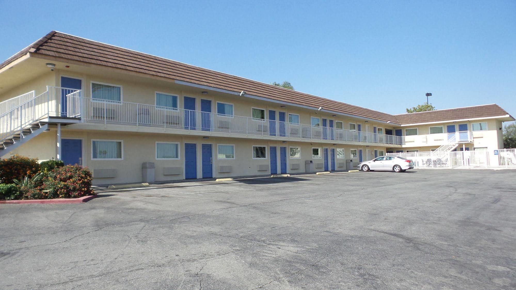 Motel 6 Ontario Airport Экстерьер фото